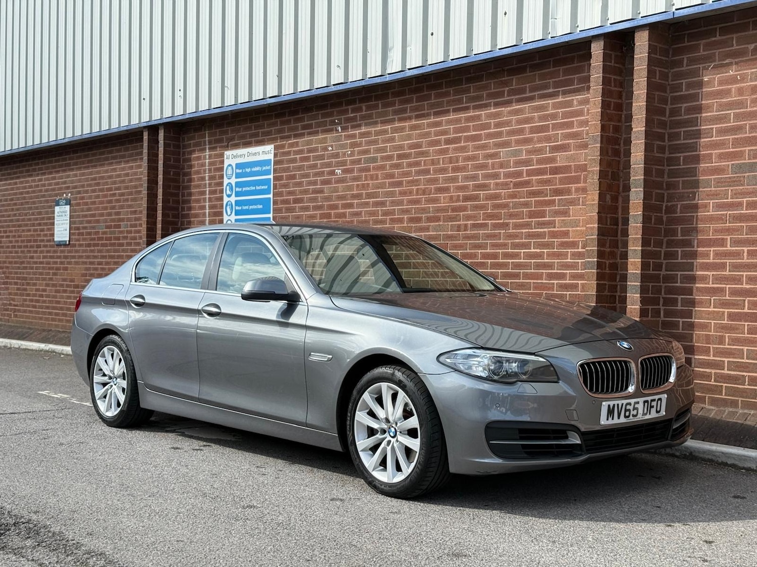 Used BMW 5 Series 2015 for sale - 76046957: Photo 2