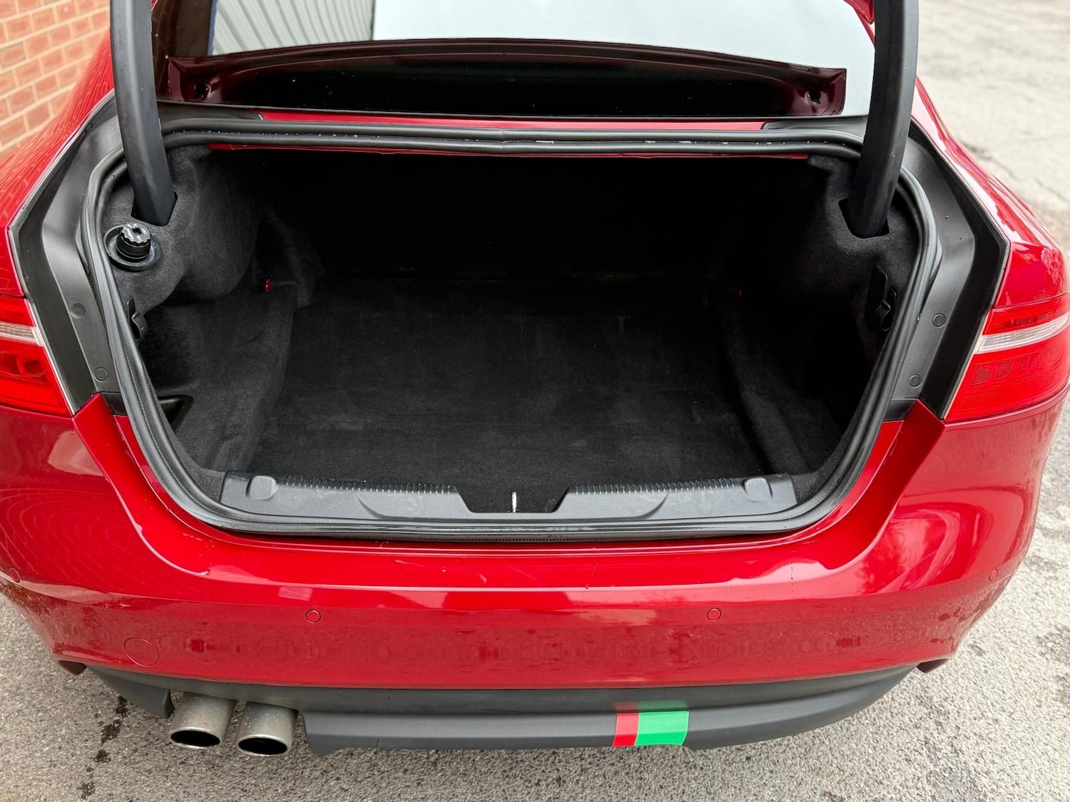 Used Jaguar XE 2017 for sale - 76422098: Photo 11