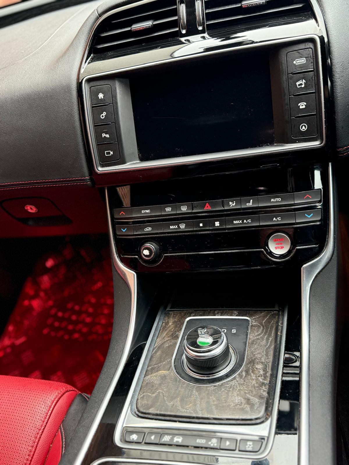 Used Jaguar XE 2017 for sale - 76422098: Photo 18