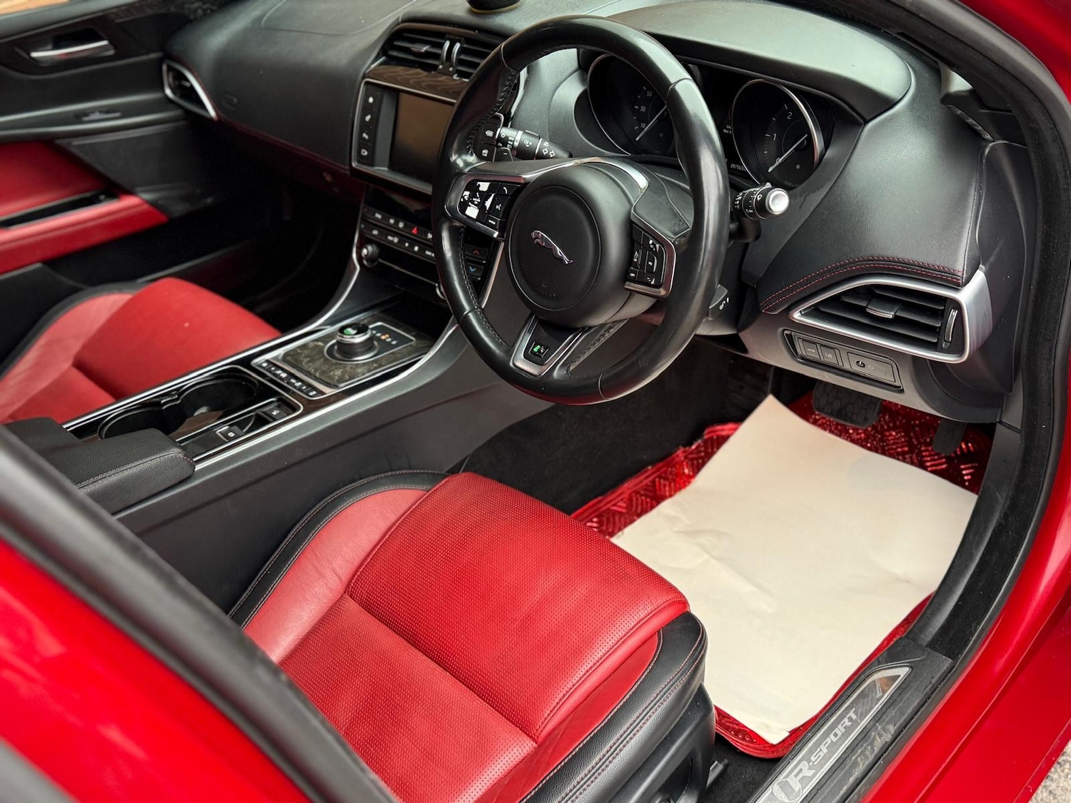 Used Jaguar XE 2017 for sale - 76422098: Photo 9