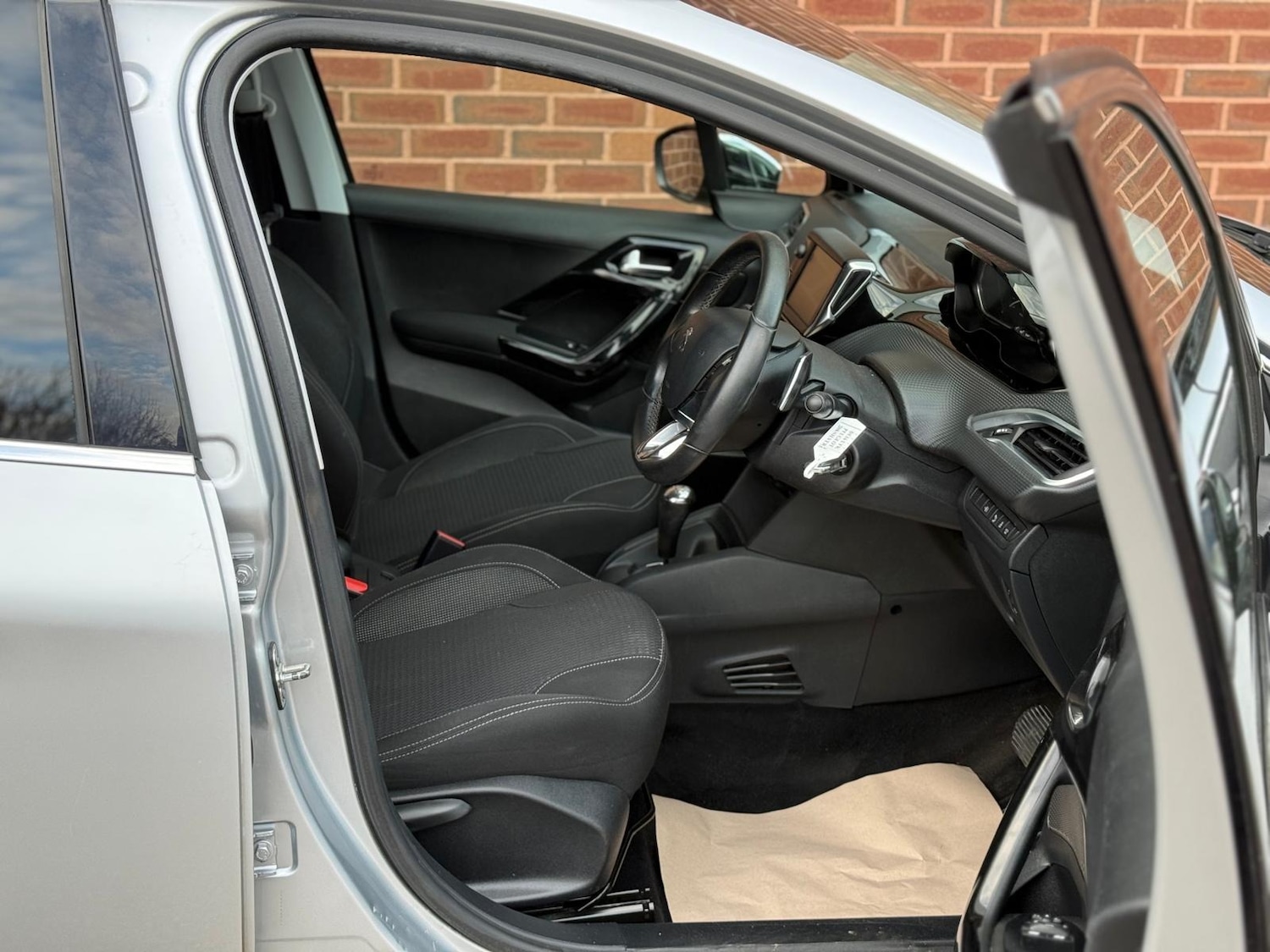 Used Peugeot 208 2016 for sale - 76517576: Photo 8