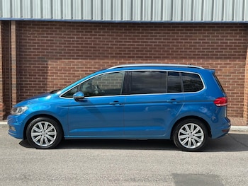 Used Volkswagen Touran 2018 for sale - 75714038: Photo