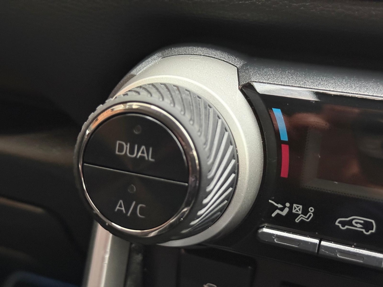 Used Toyota RAV4 2021 for sale - 76762063: Photo 15