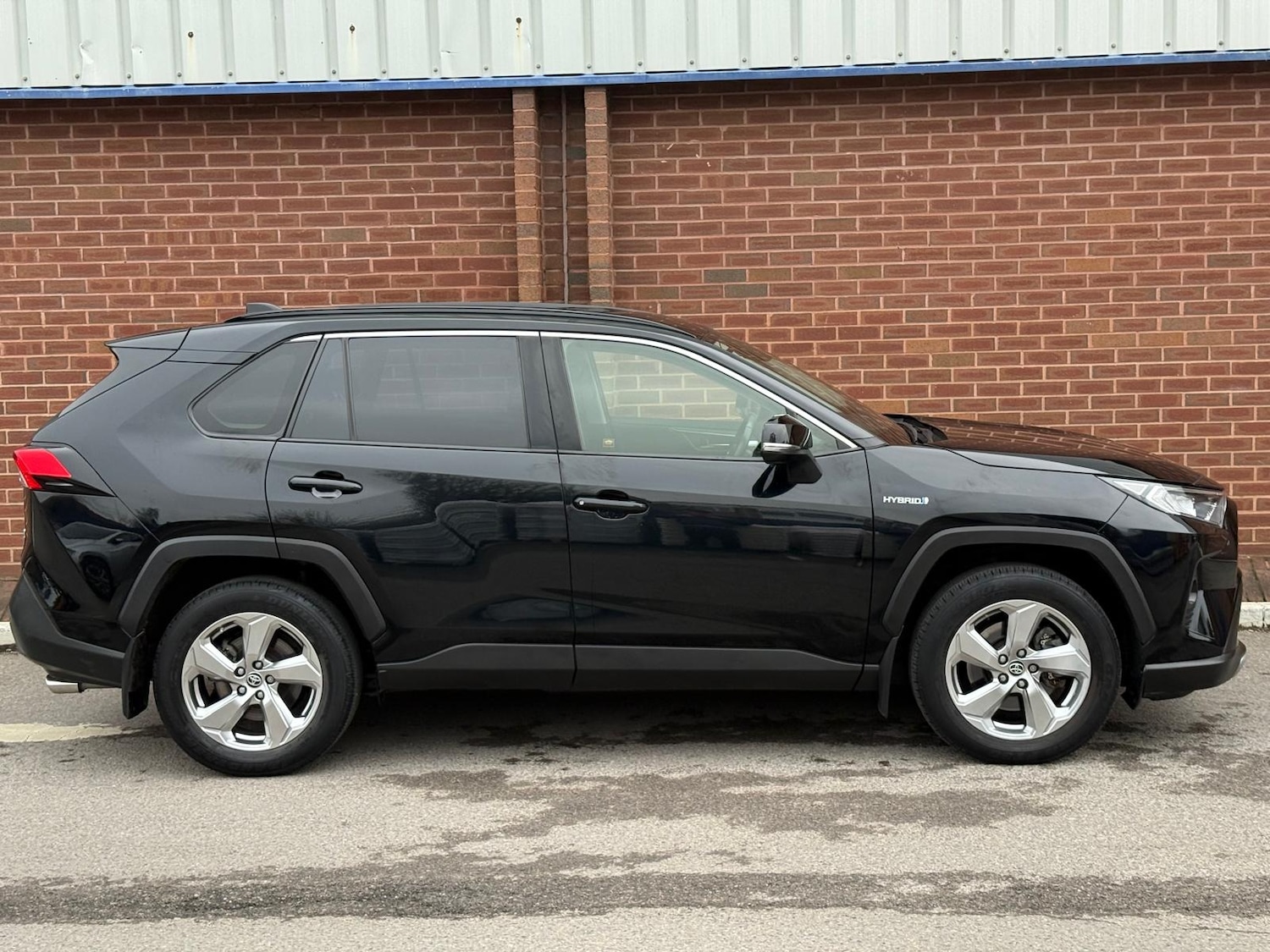 Used Toyota RAV4 2021 for sale - 76762063: Photo 4