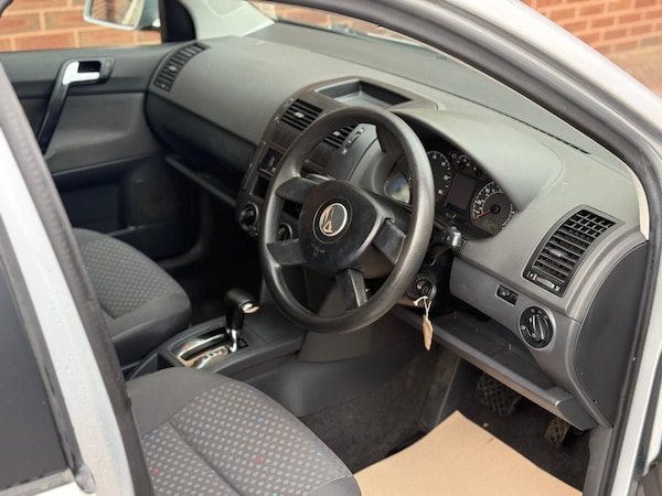 Used Volkswagen Polo 2005 for sale - 76146261: Photo 9