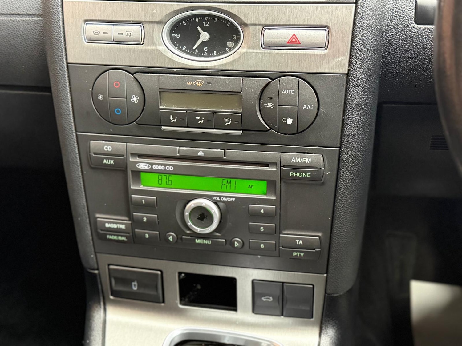 Used Ford Mondeo 2004 for sale - 76531359: Photo 18