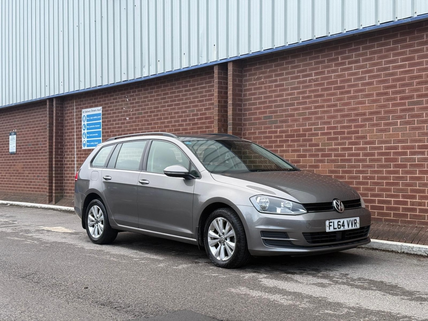 Used Volkswagen Golf 2014 for sale - 76834990: Photo 2