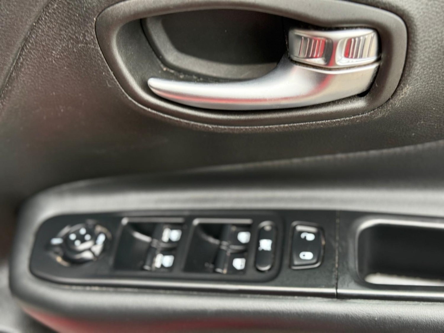 Used Jeep Renegade 2016 for sale - 77061550: Photo 13