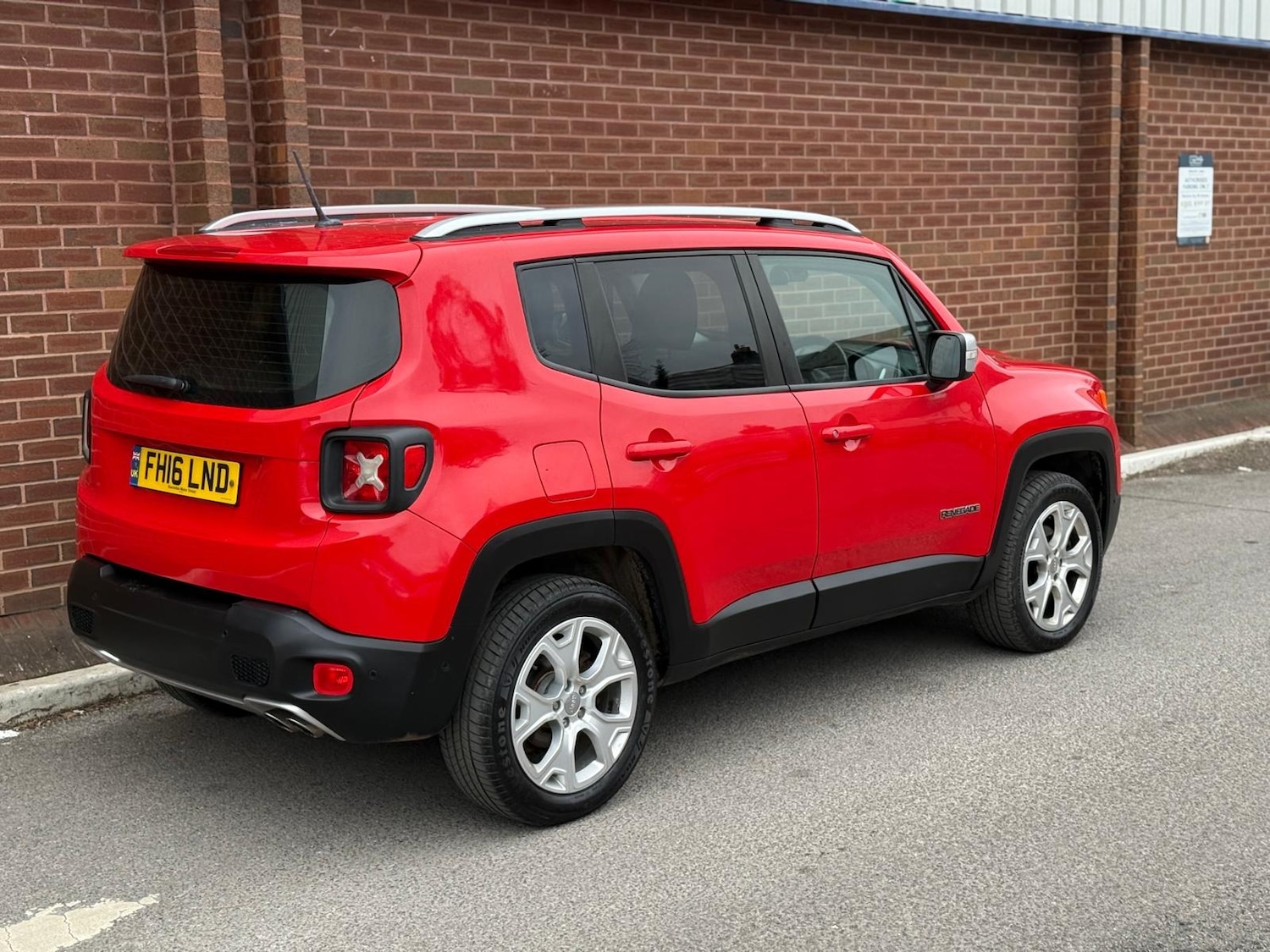 Used Jeep Renegade 2016 for sale - 77061550: Photo 6