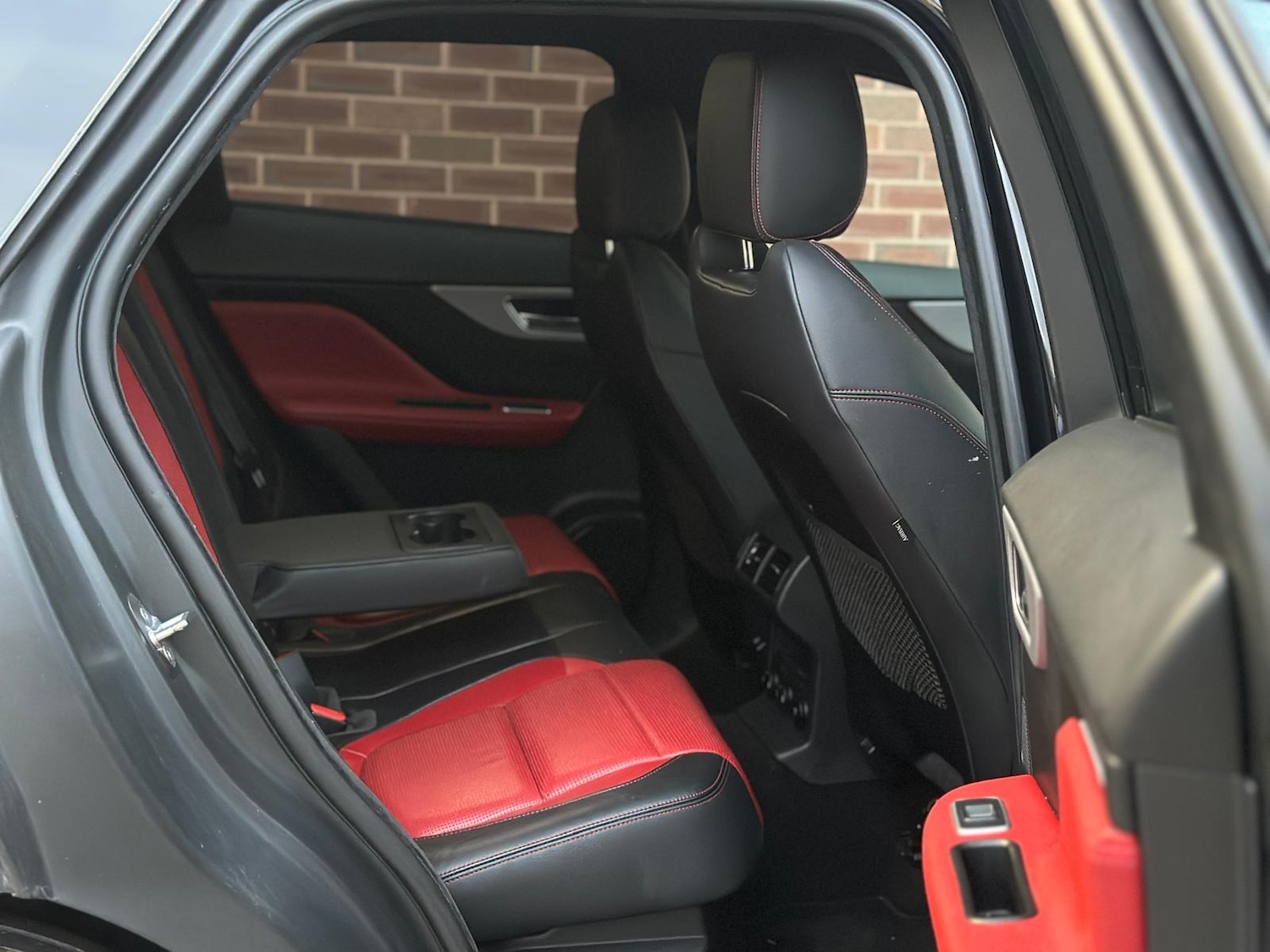 Used Jaguar F-Pace 2018 for sale - 76641209: Photo 10