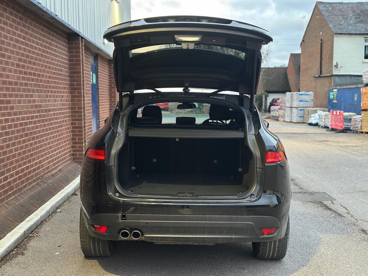 Used Jaguar F-Pace 2018 for sale - 76641209: Photo 11