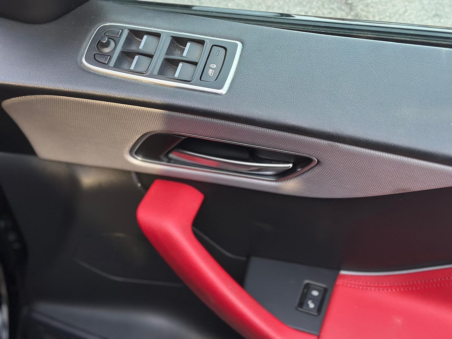 Used Jaguar F-Pace 2018 for sale - 76641209: Photo 13