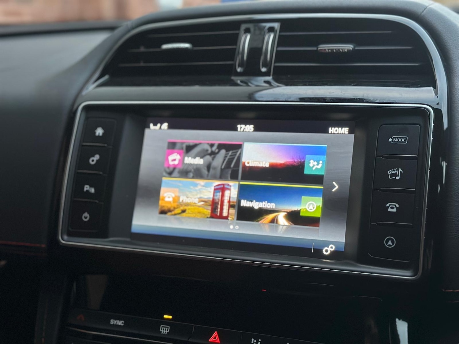 Used Jaguar F-Pace 2018 for sale - 76641209: Photo 16