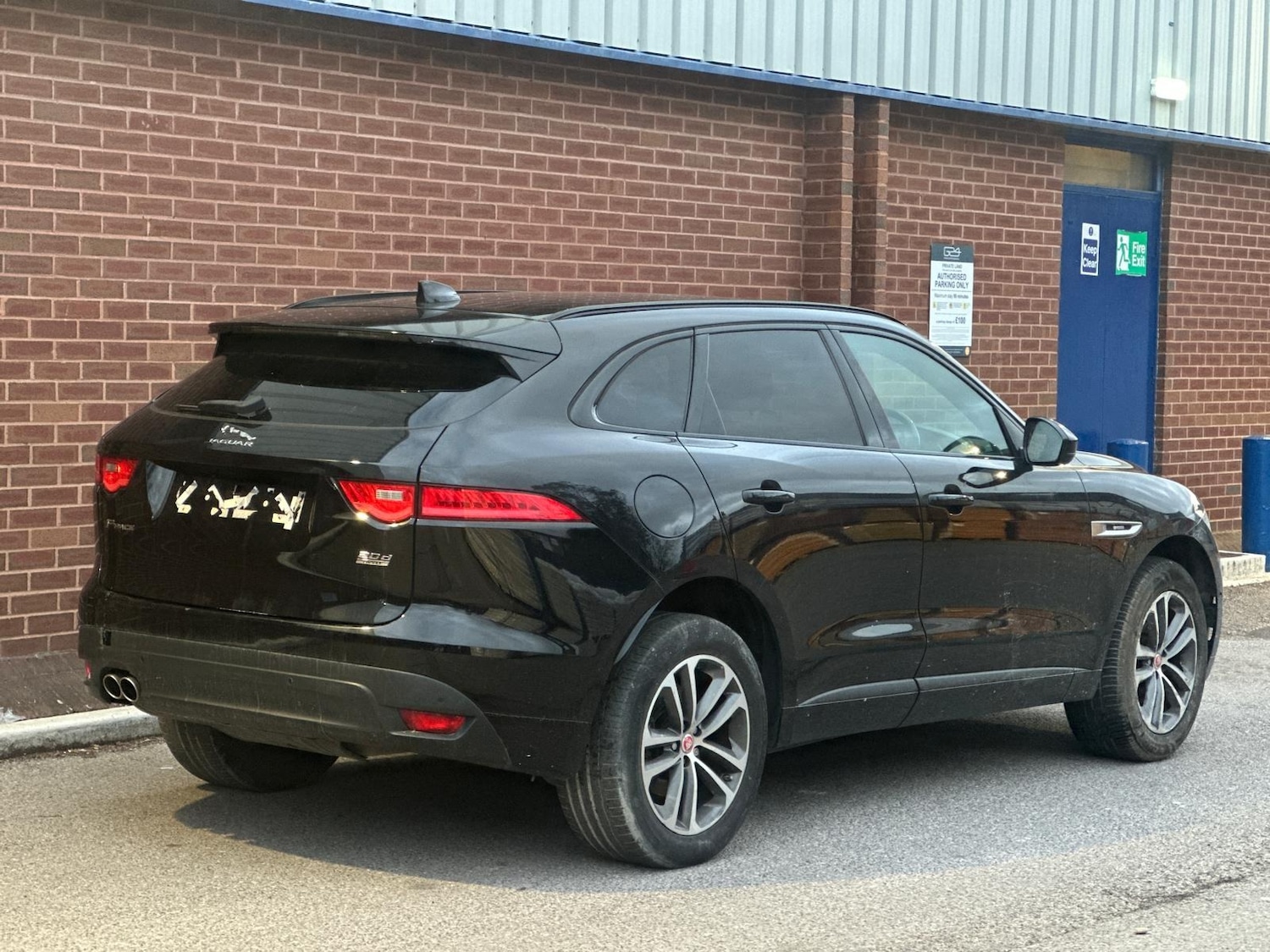Used Jaguar F-Pace 2018 for sale - 76641209: Photo 6