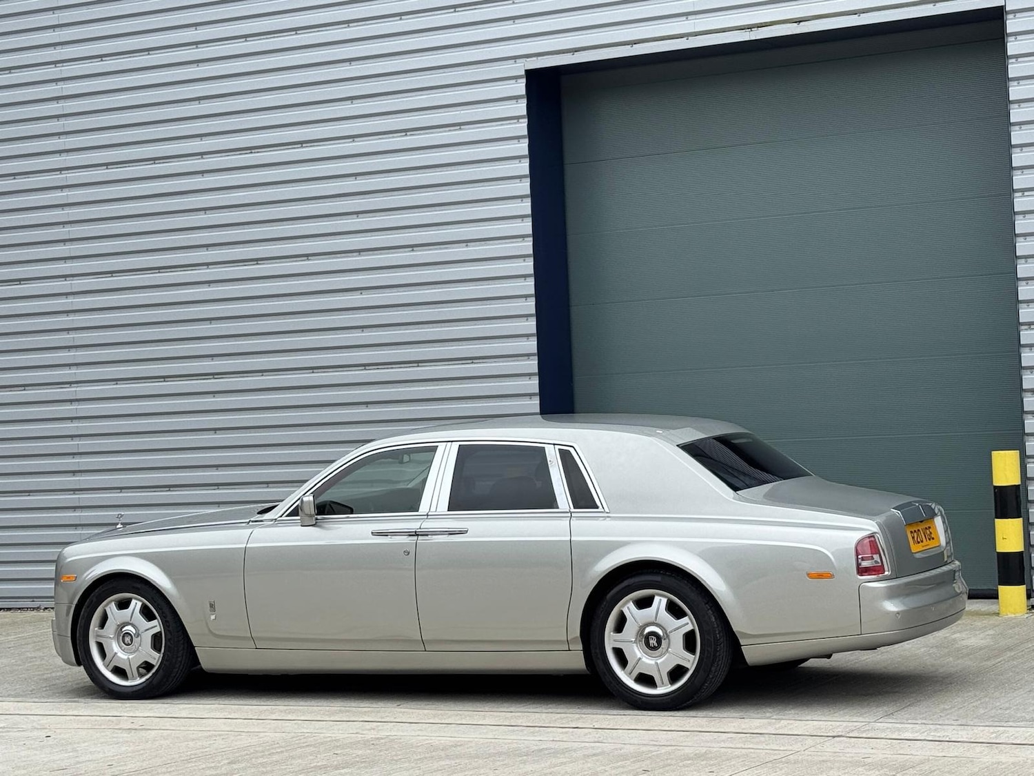 Used Rolls-Royce Phantom 2007 for sale - 74177374: Photo 4