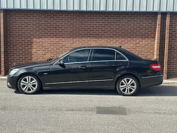 Used Mercedes-Benz E-Class 2010 for sale - 75959362: Photo
