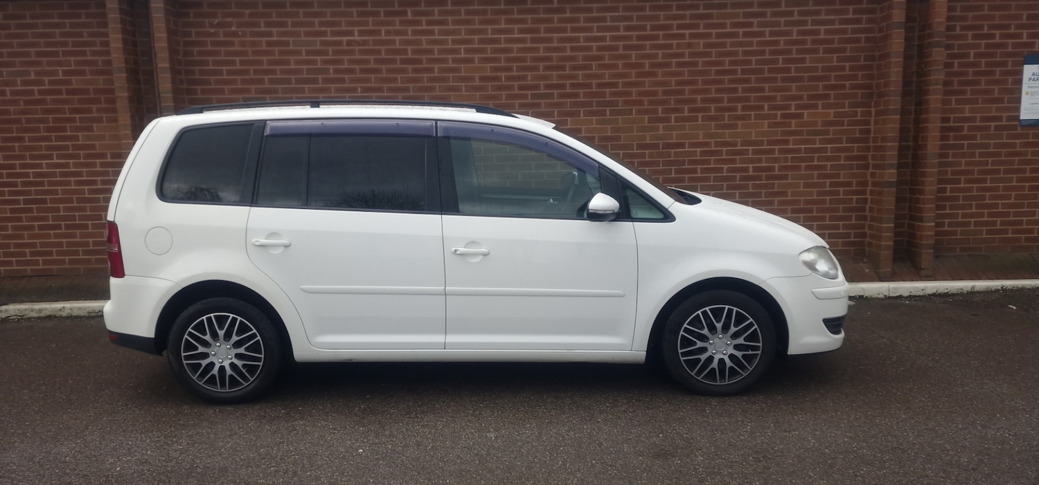 Used Volkswagen Touran 2009 for sale - 77519583: Photo 4