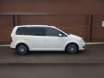 Used Volkswagen Touran 2009 for sale - 77519583: Photo