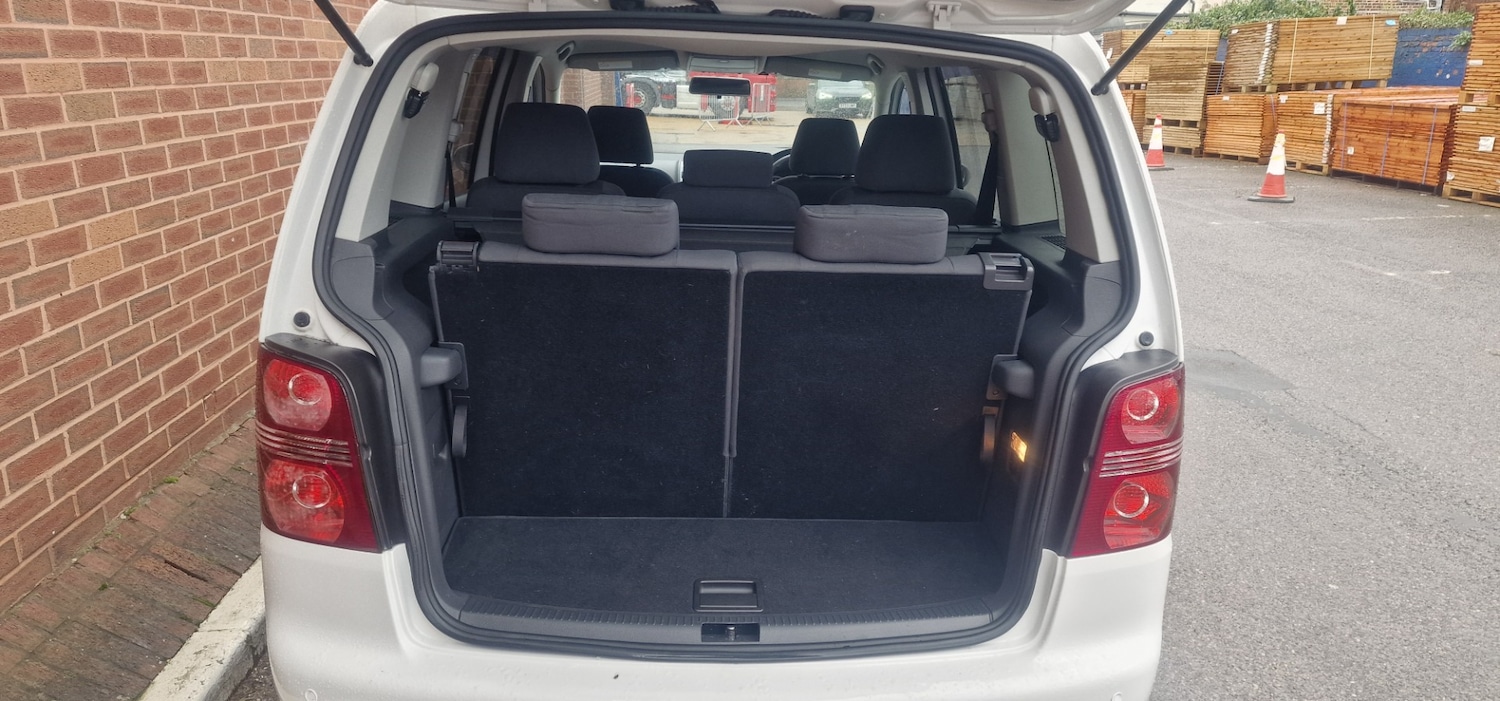 Used Volkswagen Touran 2009 for sale - 77519583: Photo 8