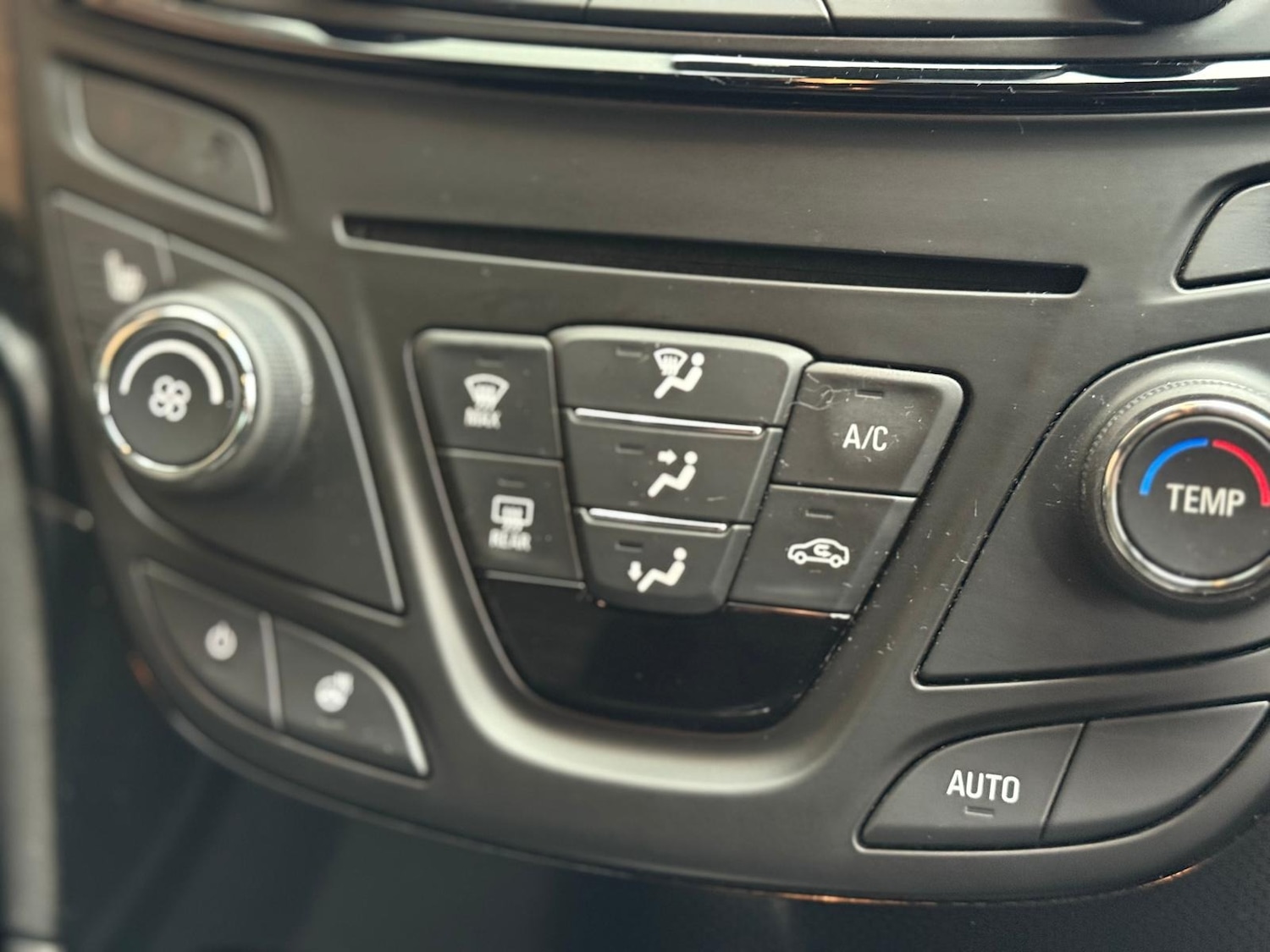 Used Vauxhall Insignia 2017 for sale - 76343952: Photo 15