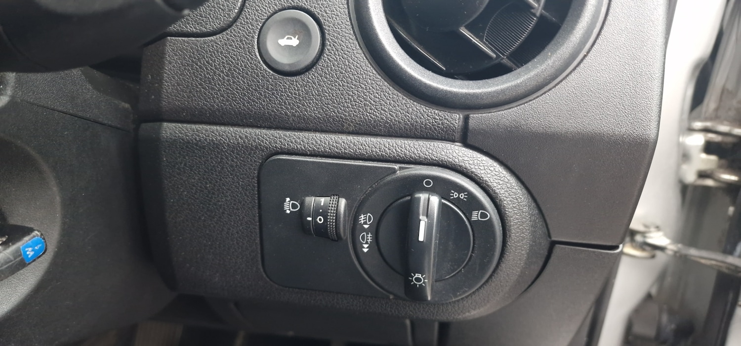 Used Ford Fusion 2005 for sale - 78081979: Photo 16