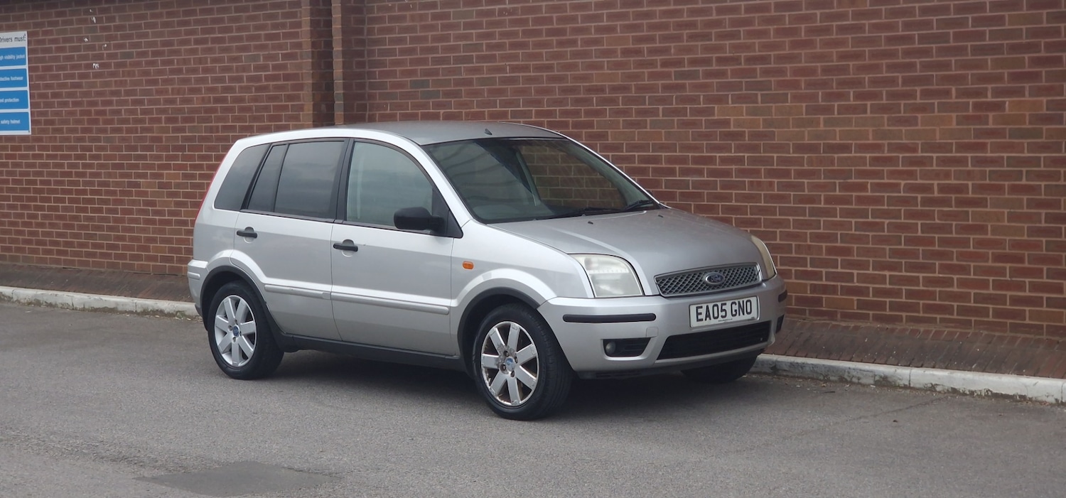 Used Ford Fusion 2005 for sale - 78081979: Photo 2