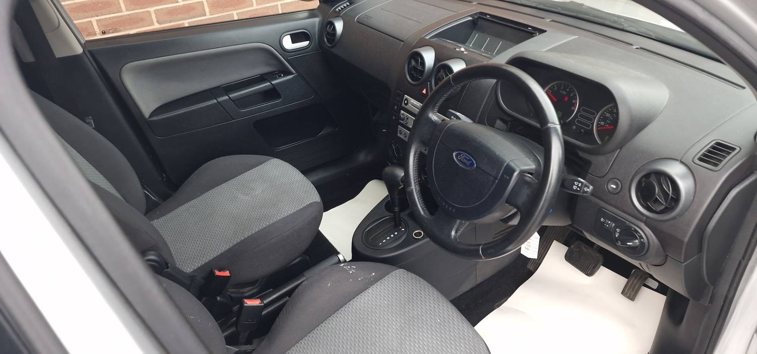 Used Ford Fusion 2005 for sale - 78081979: Photo 9