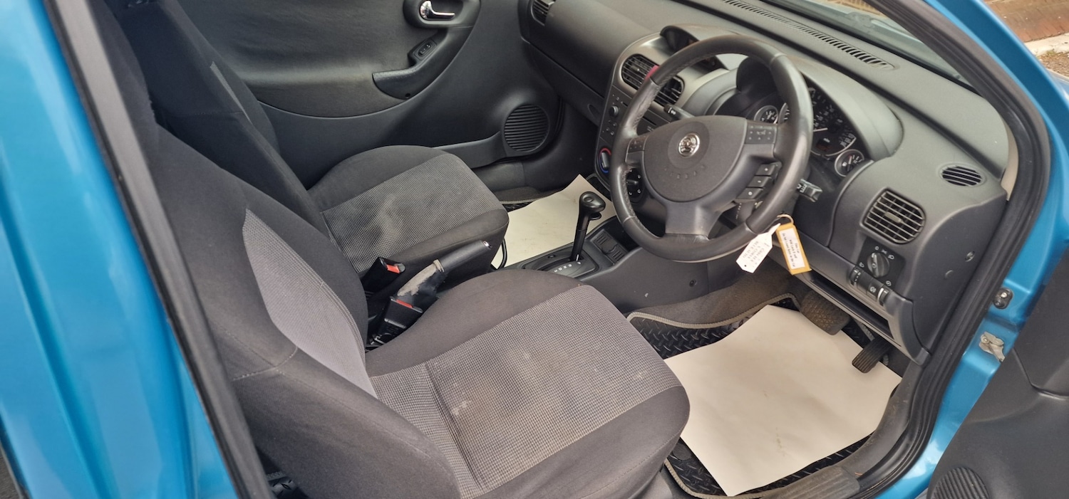 Used Vauxhall Corsa 2004 for sale - 78180591: Photo 8