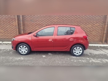 Used Dacia Sandero 2013 for sale - 77324557: Photo