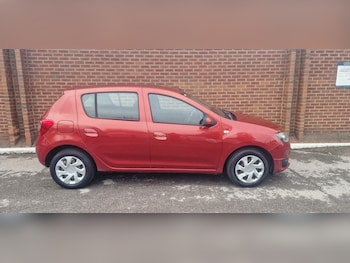 Used Dacia Sandero 2013 for sale - 77324557: Photo