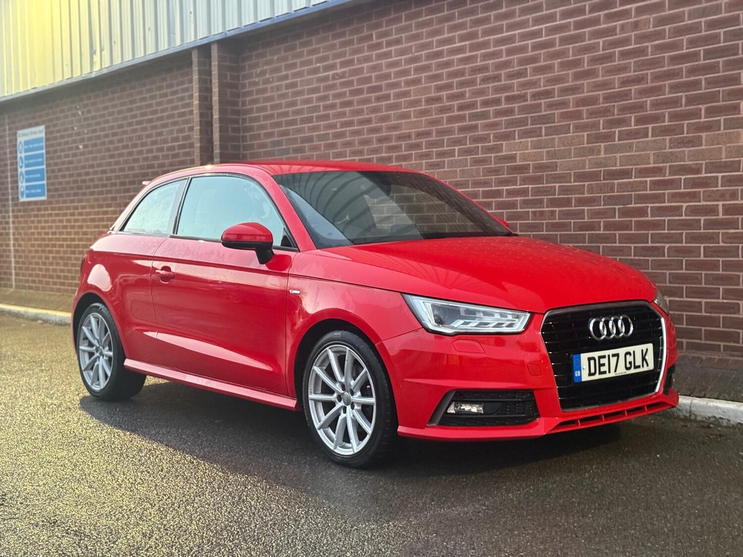 Used Audi A1 2017 for sale - 76615864: Photo 2