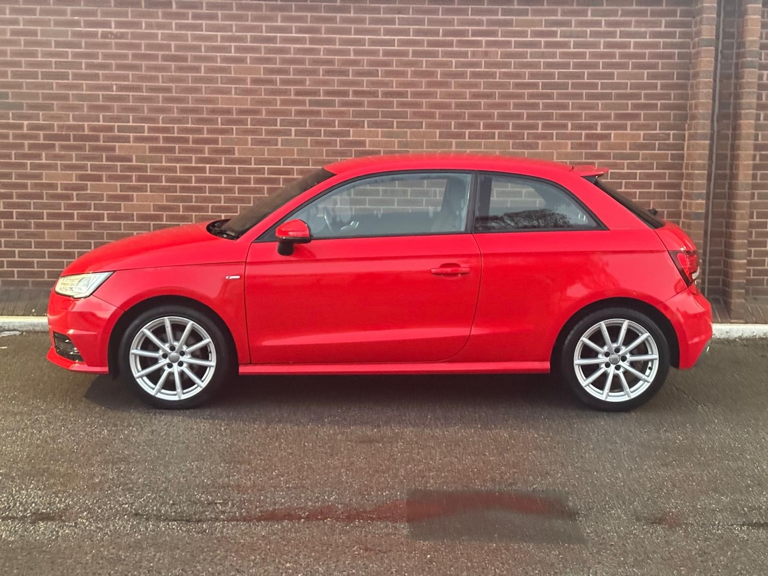 Used Audi A1 2017 for sale - 76615864: Photo 3