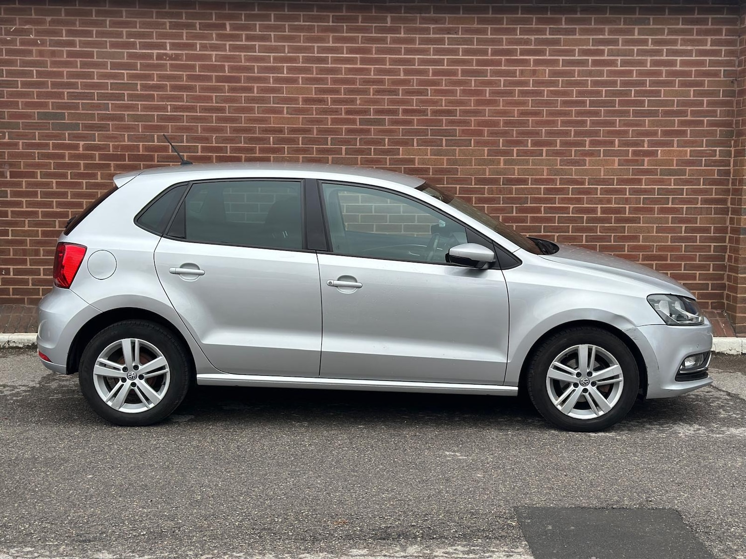 Used Volkswagen Polo 2017 for sale - 75984612: Photo 4