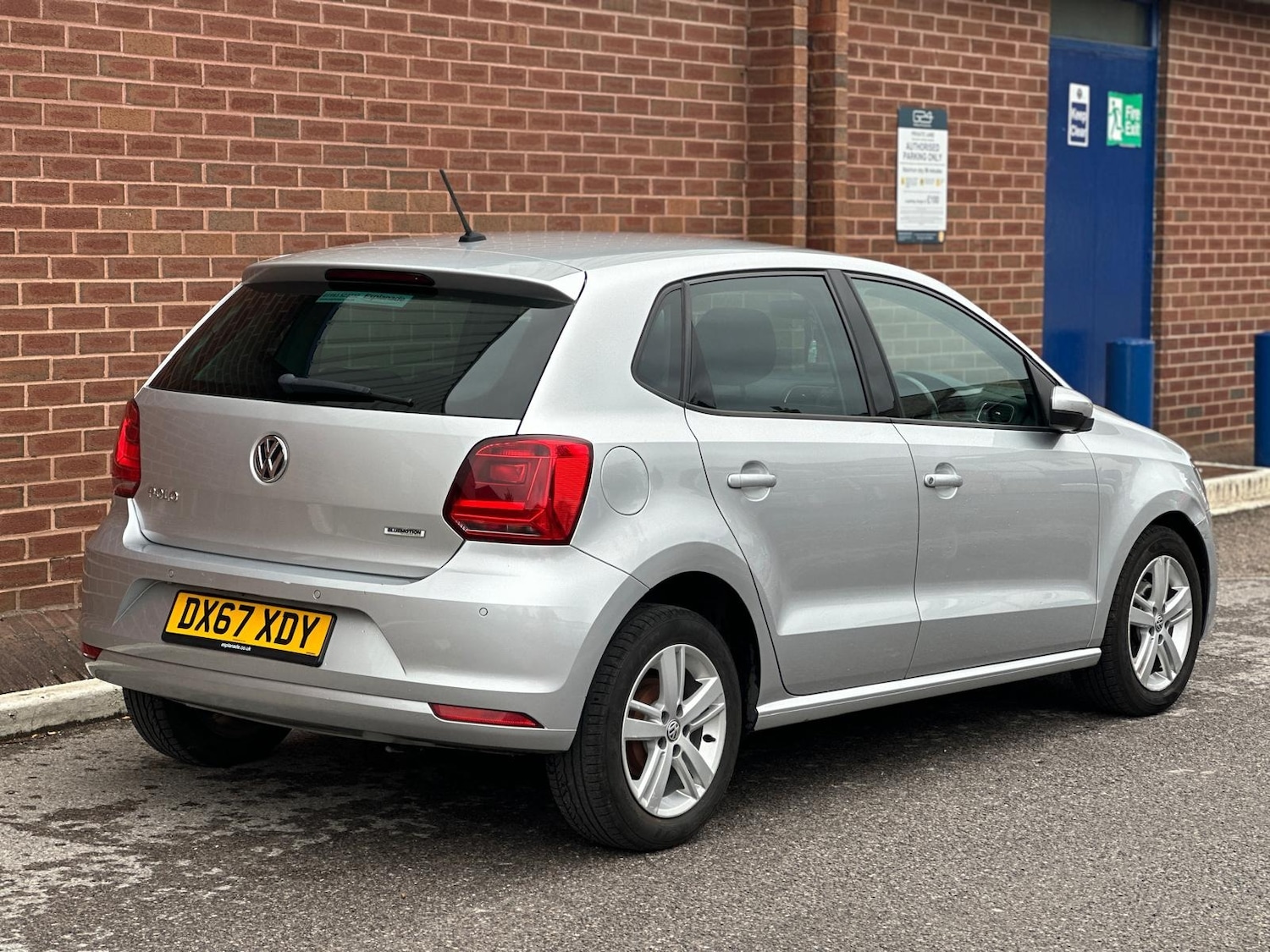 Used Volkswagen Polo 2017 for sale - 75984612: Photo 6