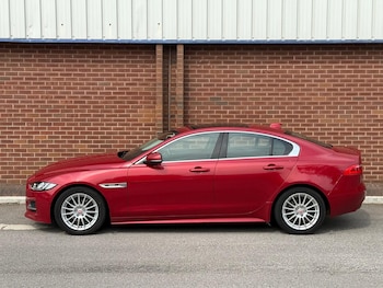 Used Jaguar XE 2016 for sale - 75567797: Photo