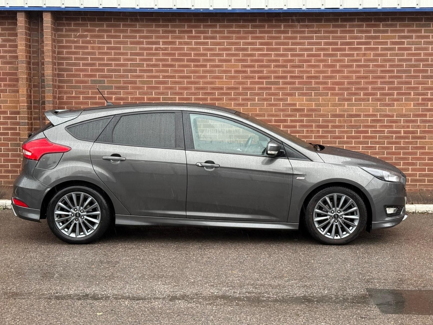 Used Ford Focus 2018 for sale - 76611812: Photo 4