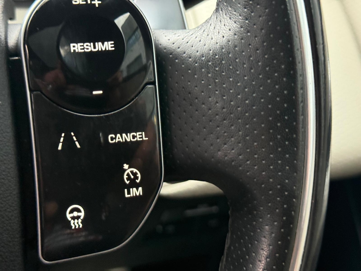 Used Land Rover Range Rover Velar 2018 for sale - 76555586: Photo 15