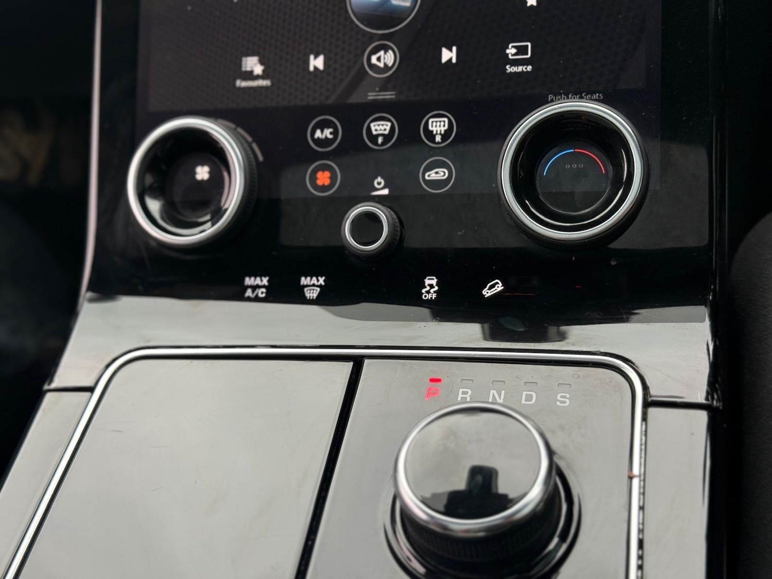 Used Land Rover Range Rover Velar 2018 for sale - 76555586: Photo 17