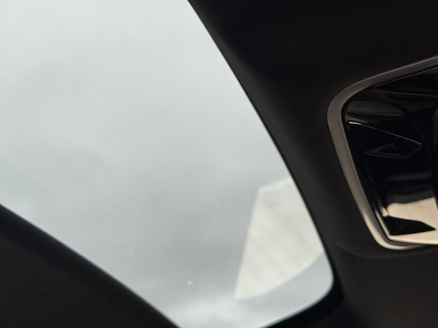 Used Land Rover Range Rover Velar 2018 for sale - 76555586: Photo 18