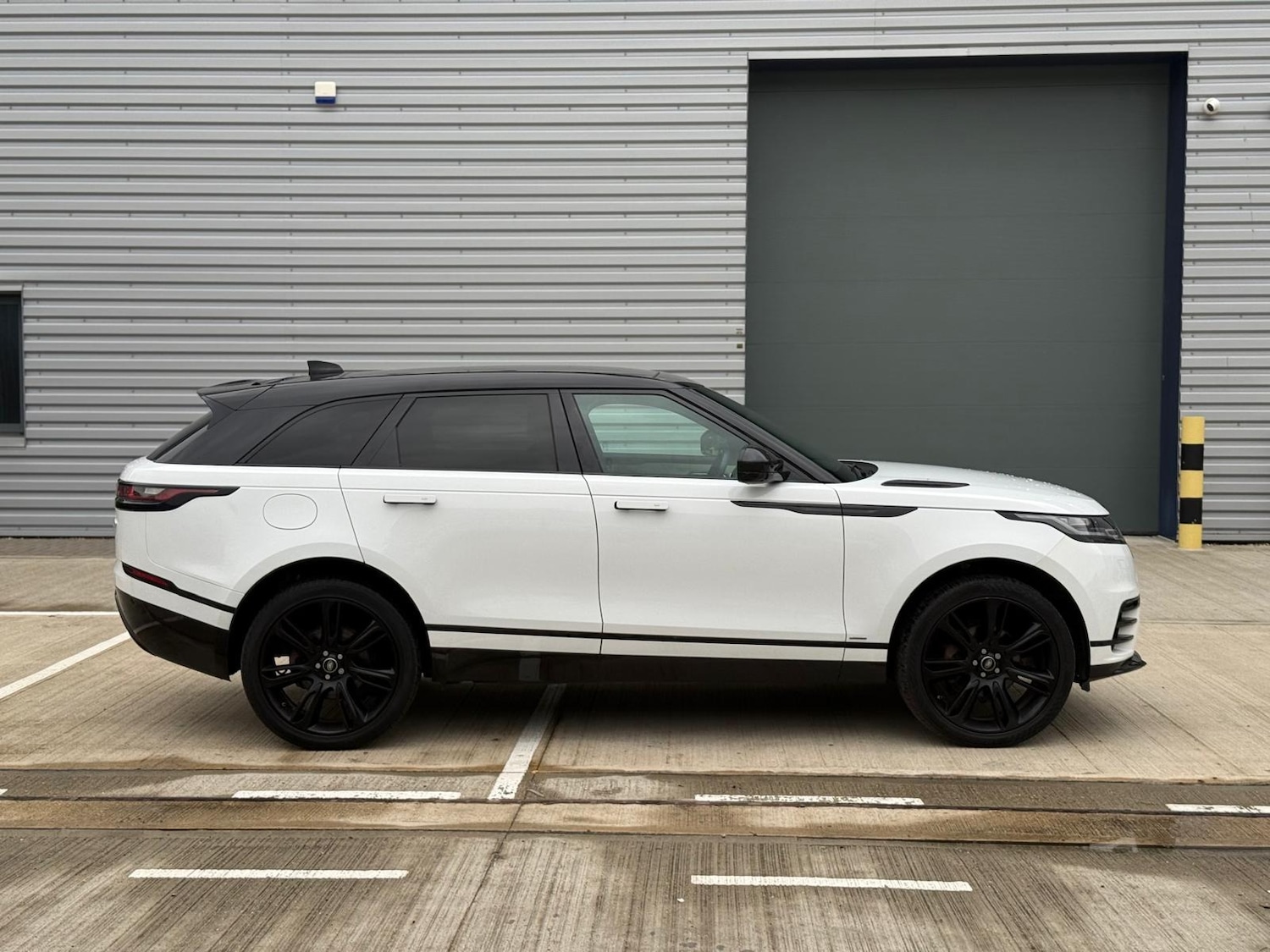 Used Land Rover Range Rover Velar 2018 for sale - 76555586: Photo 4