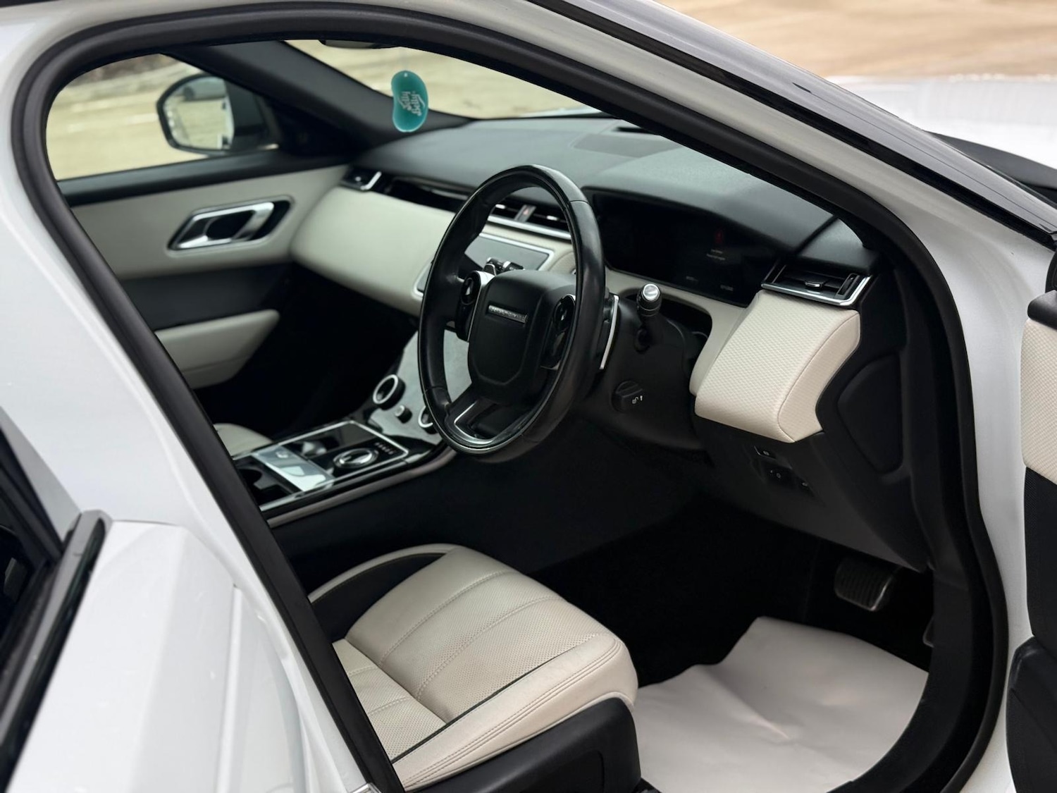 Used Land Rover Range Rover Velar 2018 for sale - 76555586: Photo 9