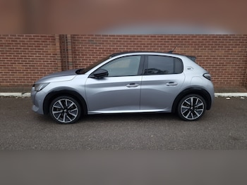 Used Peugeot 208 2020 for sale - 77641068: Photo