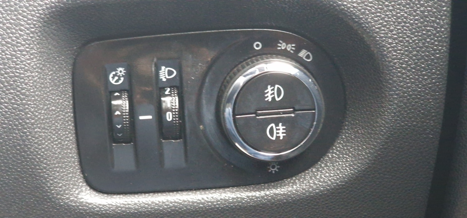 Used Vauxhall Corsa 2011 for sale - 77606844: Photo 14