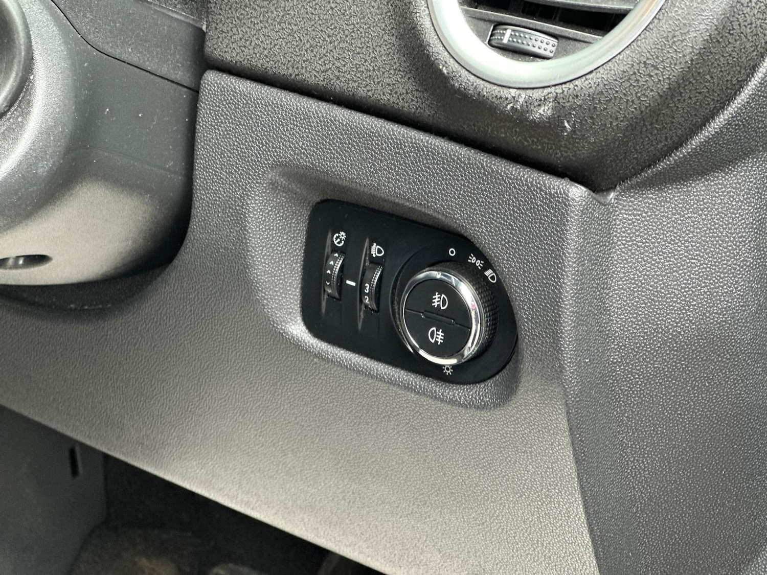 Used Vauxhall Corsa 2011 for sale - 76543153: Photo 16