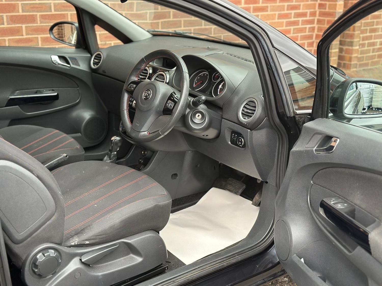 Used Vauxhall Corsa 2011 for sale - 76543153: Photo 9