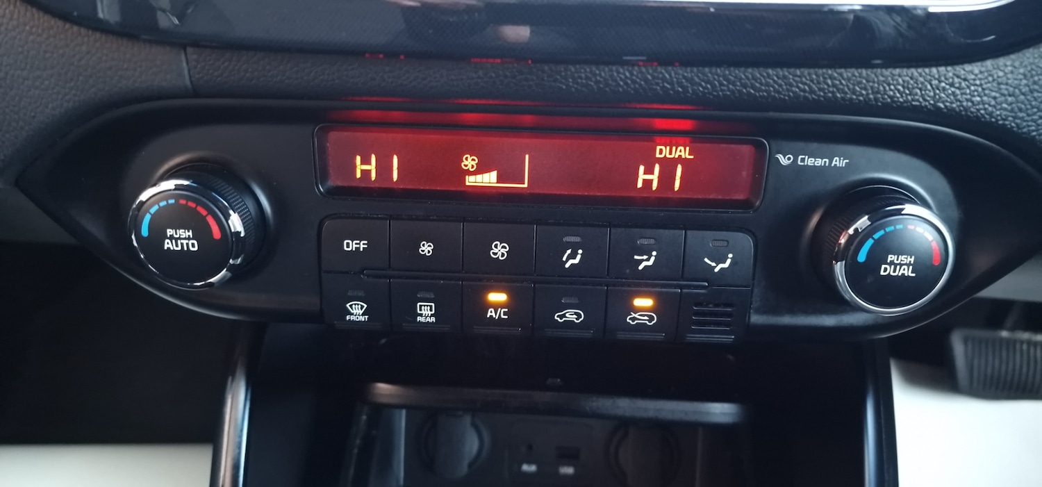 Used Kia Carens 2013 for sale - 77878582: Photo 20