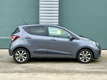 Used Hyundai i10 2017 for sale - 79703599: Photo