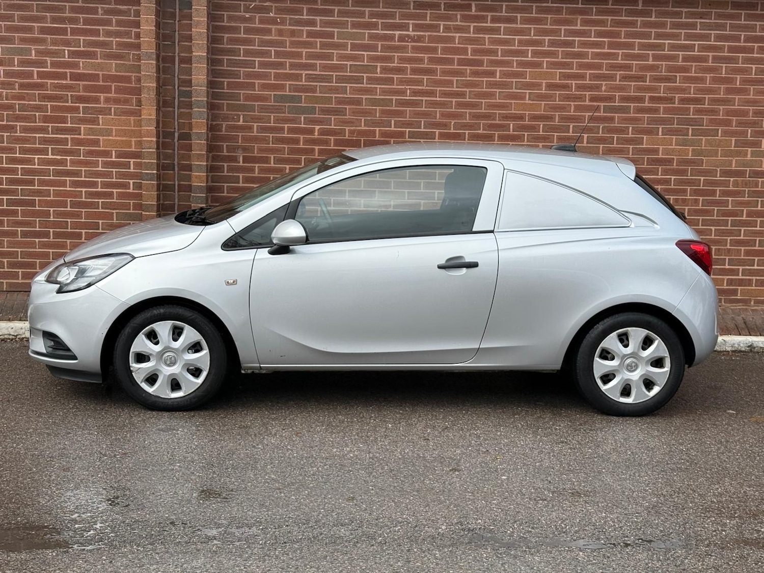 Used Vauxhall Corsa 2017 for sale - 76343830: Photo 3