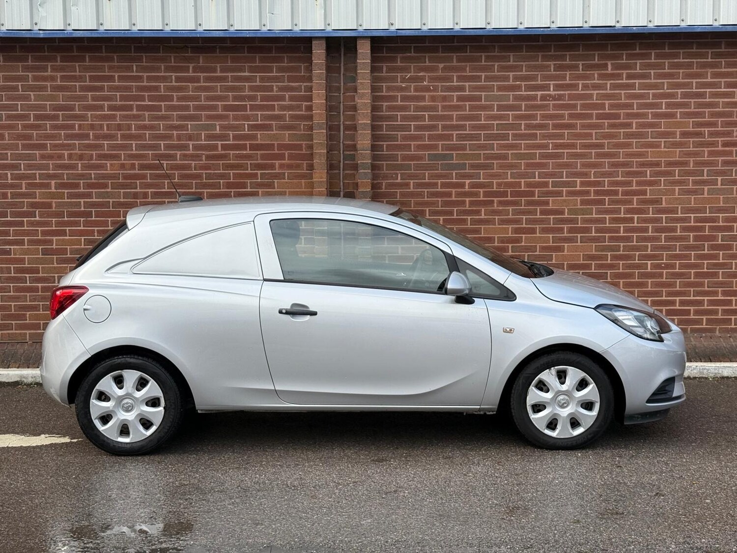 Used Vauxhall Corsa 2017 for sale - 76343830: Photo 4
