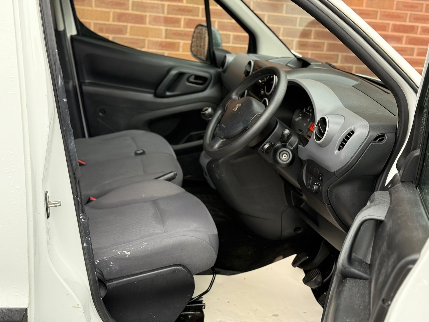 Used Peugeot Partner 2014 for sale - 76355237: Photo 8